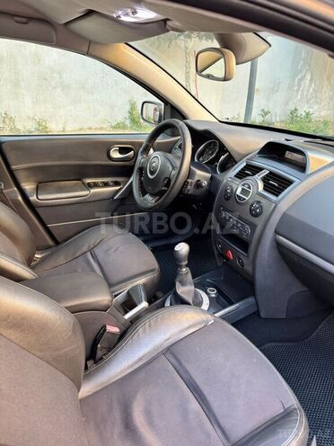Renault Megane-6
