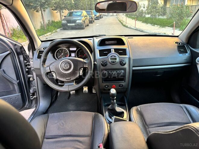 Renault Megane-5