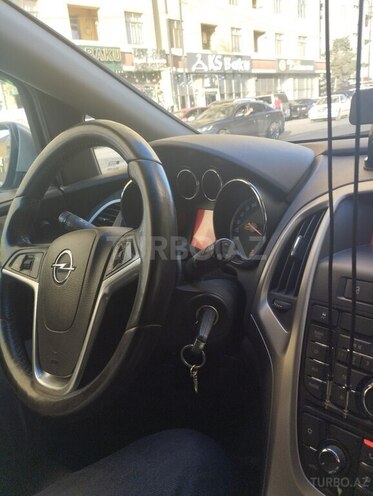 Opel Astra 2011, 150,000 km - 1.4 l - Bakı