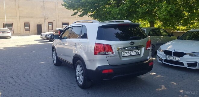 Kia Sorento 2011, 230,000 km - 2.0 л - Bakı