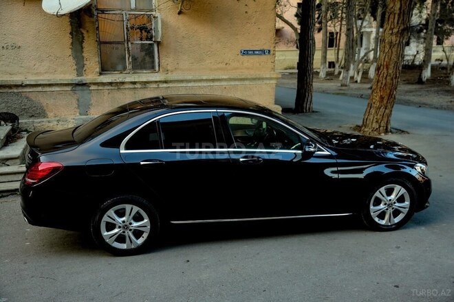 Mercedes C 220 d 2018, 63,000 km - 2.2 л - Bakı
