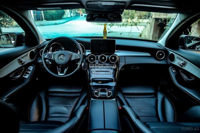 Mercedes C 220 d 2018, 63,000 km - 2.2 л - Bakı