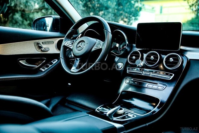 Mercedes C 220 d 2018, 63,000 km - 2.2 л - Bakı