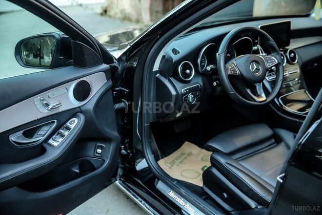Mercedes C 220 d 2018, 63,000 km - 2.2 л - Bakı