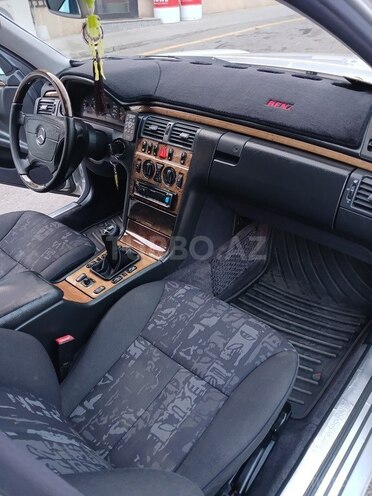 Mercedes E 220 d 1998, 398,000 km - 2.2 l - Bakı