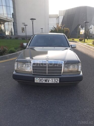 Mercedes E 250 1990, 452,369 km - 2.5 l - Şəki