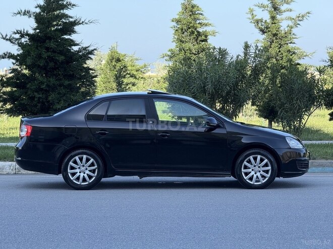 Volkswagen Jetta-11