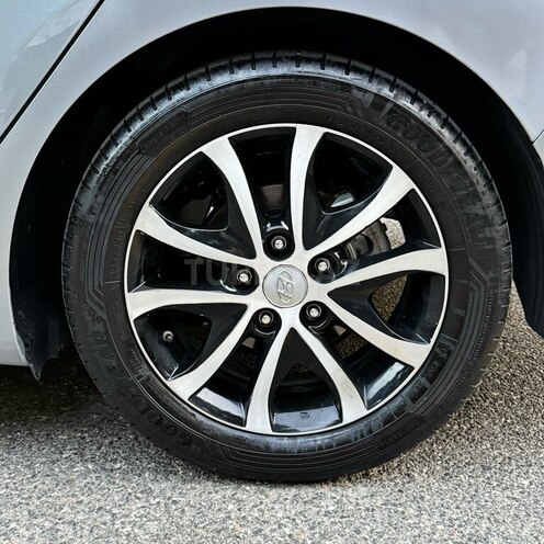 Hyundai Elantra 2015, 201,500 km - 1.8 l - Bakı