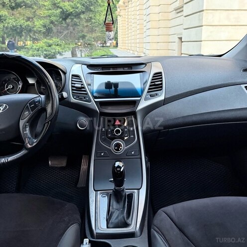 Hyundai Elantra 2015, 201,500 km - 1.8 l - Bakı