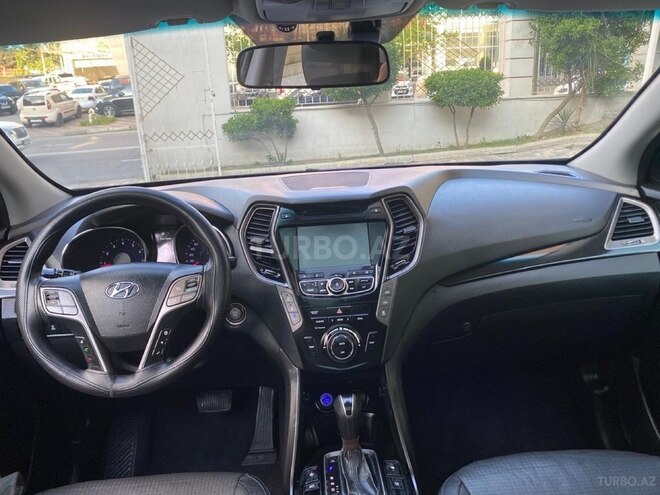 Hyundai Grand Santa Fe-7