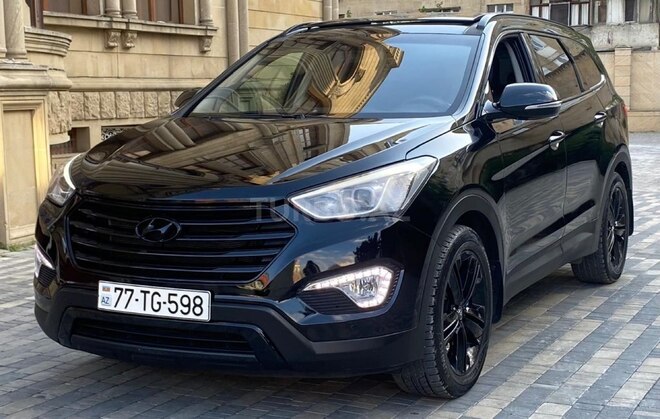 Hyundai Grand Santa Fe-2