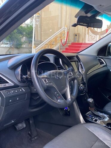 Hyundai Grand Santa Fe-9