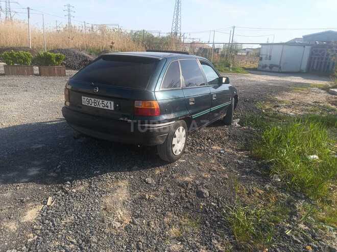Opel Astra 1994, 286,000 km - 1.6 l - Bakı