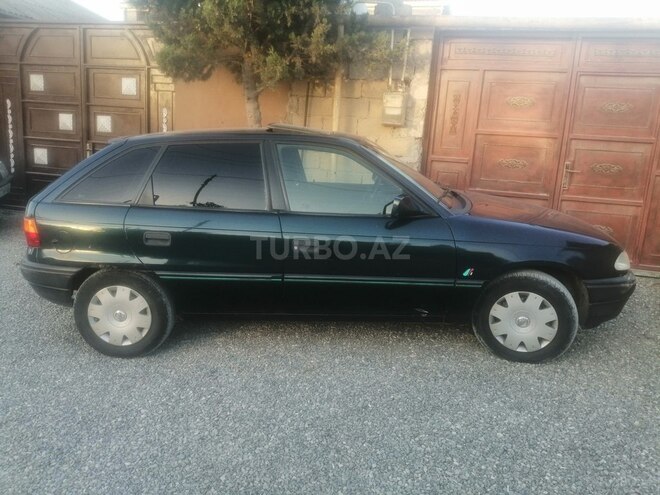 Opel Astra 1994, 286,000 km - 1.6 l - Bakı