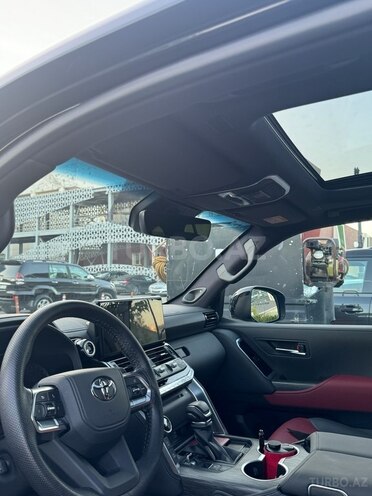 Toyota Land Cruiser 2023, 4,976 km - 3.3 l - Bakı