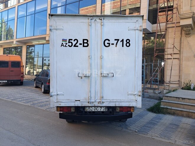 Isuzu NKR 55 L 2008, 254,700 km - 2.8 л - Salyan