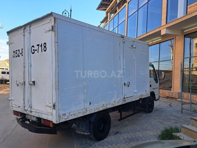 Isuzu NKR 55 L 2008, 254,700 km - 2.8 л - Salyan