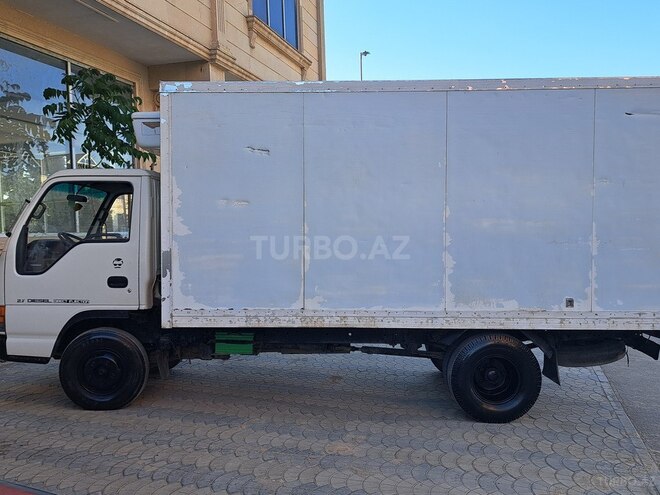 Isuzu NKR 55 L 2008, 254,700 km - 2.8 л - Salyan