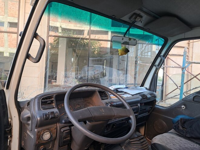 Isuzu NKR 55 L 2008, 254,700 km - 2.8 л - Salyan