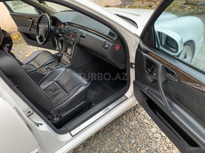 Mercedes E 320 2000, 280,081 km - 3.2 l - Bakı