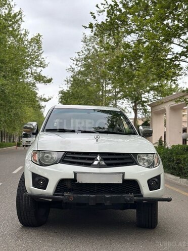 Mitsubishi L200 2014, 239,000 km - 2.5 l - Bakı
