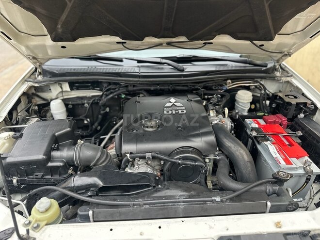 Mitsubishi L200 2014, 239,000 km - 2.5 l - Bakı