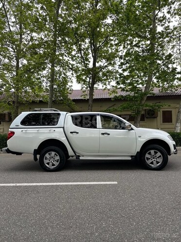 Mitsubishi L200 2014, 239,000 km - 2.5 l - Bakı