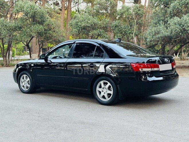 Hyundai Sonata-4
