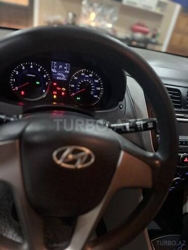 Hyundai Accent 2015, 85,000 km - 1.6 l - Gəncə