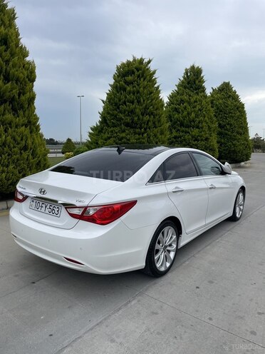 Hyundai Sonata-5