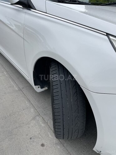 Hyundai Sonata-8