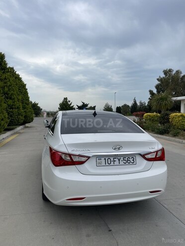Hyundai Sonata-6