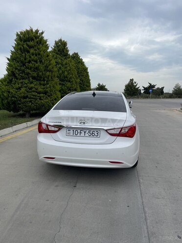 Hyundai Sonata-4