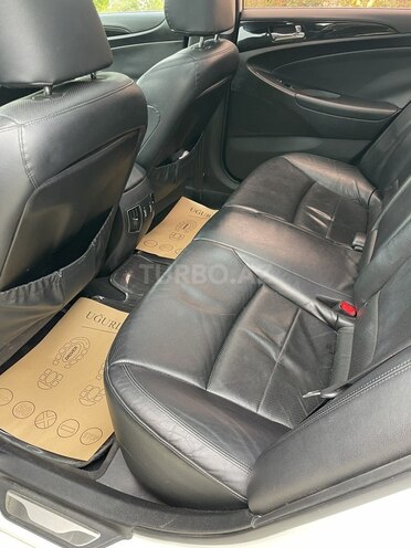 Hyundai Sonata-17
