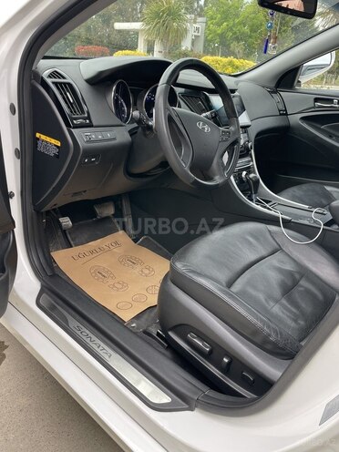 Hyundai Sonata-10