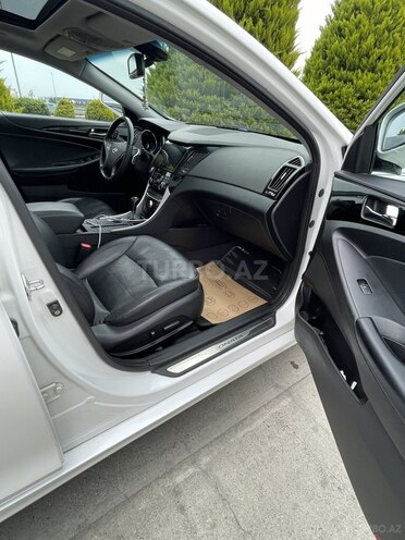 Hyundai Sonata-18