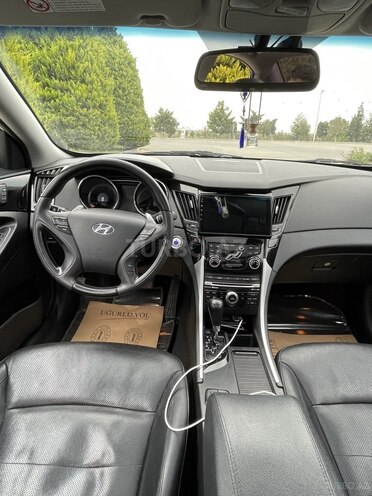 Hyundai Sonata-14