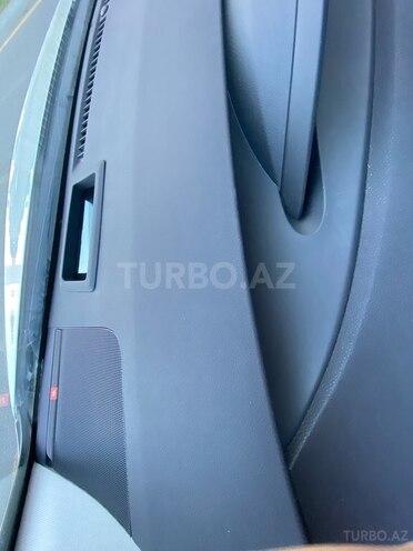Toyota Prius 2018, 77,000 km - 1.8 l - Bakı