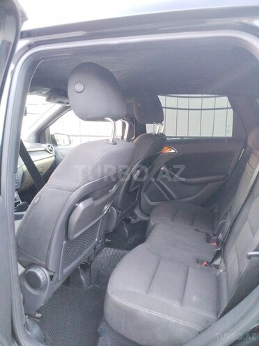 Mercedes B 180 2013, 136,000 km - 1.6 l - Bakı
