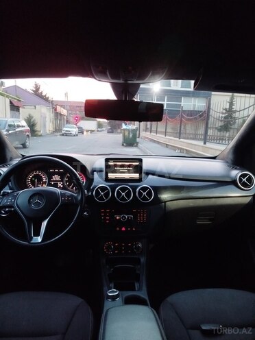 Mercedes B 180 2013, 136,000 km - 1.6 l - Bakı