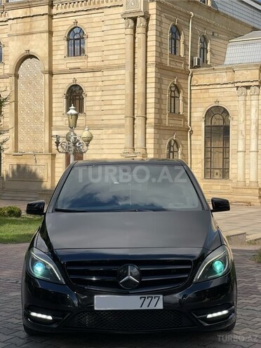 Mercedes B 180 2013, 136,000 km - 1.6 l - Bakı
