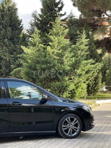 Mercedes B 180 2013, 136,000 km - 1.6 l - Bakı