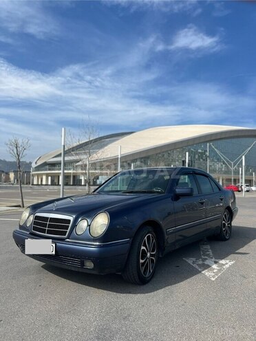 Mercedes E 220 d 1997, 475,000 km - 2.2 l - Bakı