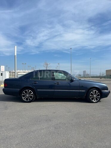 Mercedes E 220 d 1997, 475,000 km - 2.2 l - Bakı