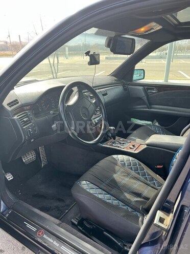 Mercedes E 220 d 1997, 475,000 km - 2.2 l - Bakı