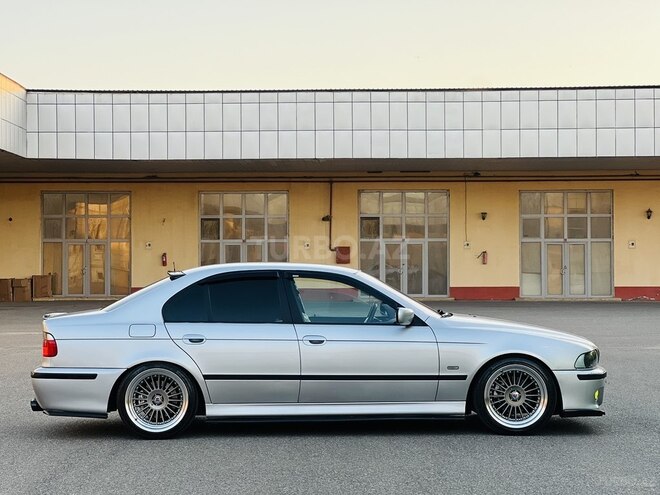 BMW 525 2002, 299,532 km - 2.5 l - İmişli