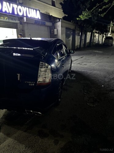 Toyota Prius-5