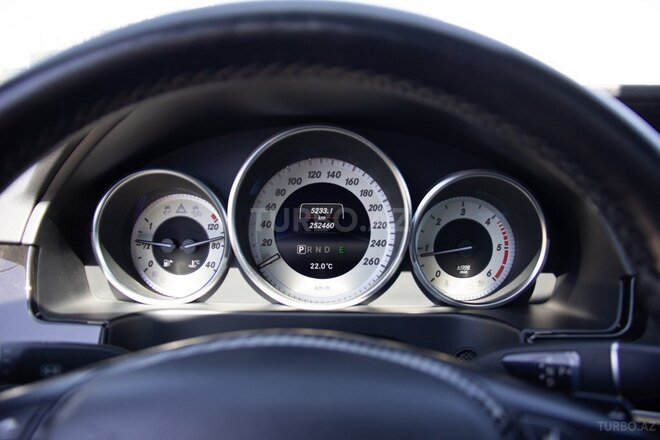 Mercedes E 250 2014, 252,000 km - 2.2 l - Bakı