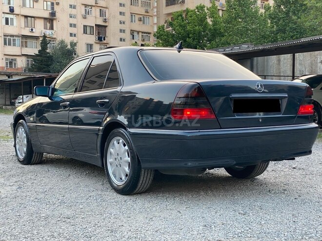 Mercedes C 220 d 2000, 324,000 km - 2.2 л - Bakı