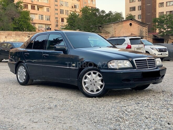 Mercedes C 220 d 2000, 324,000 km - 2.2 л - Bakı